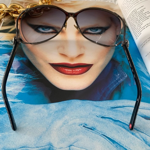 MICHELE Sunglasses Oversized - Picture 7 of 15